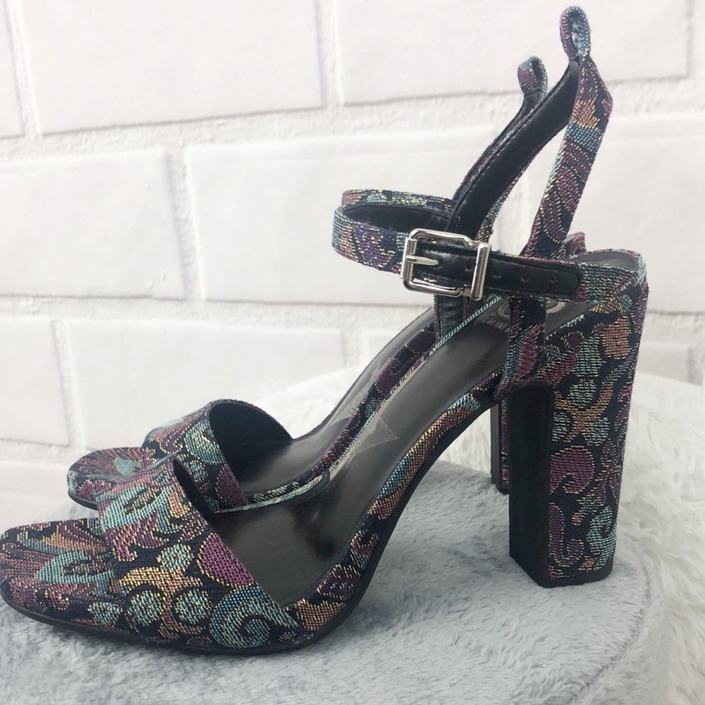 Gianni Bini ankle strap Block heel sandals 4.25in